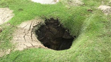 wrong hole in tagalog meaning|Hole Meaning .
